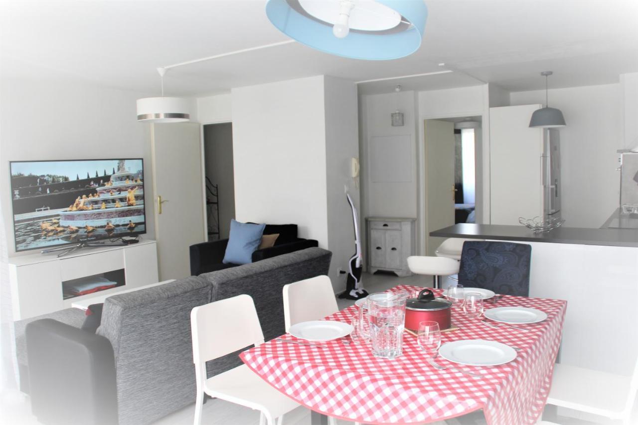 Logement Familial Tout Equipe Saint-Denis  Exterior photo